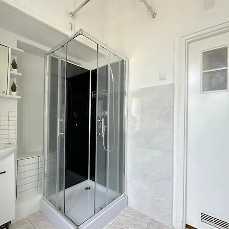 Leaf - 20 Minutes To Old Town & Seaside Kwatera prywatna